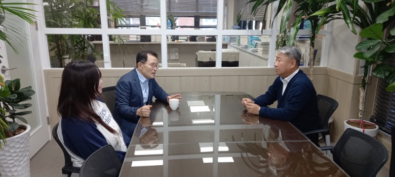 알파로지스틱스 방문사진1.jpg